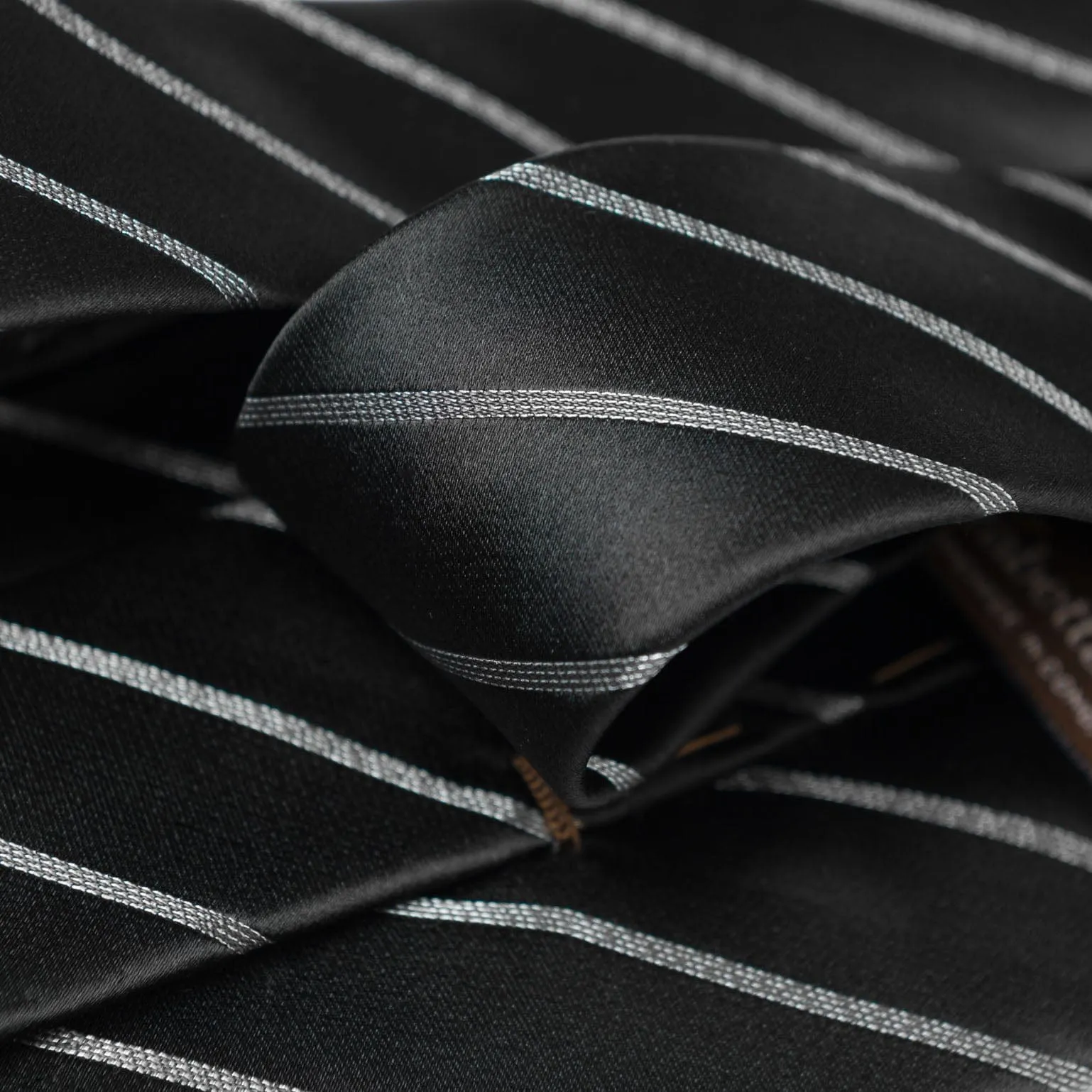 Esino - Silk Jacquard Tie - Black and Silver