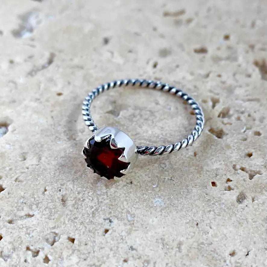 Garnet Ring - Melita