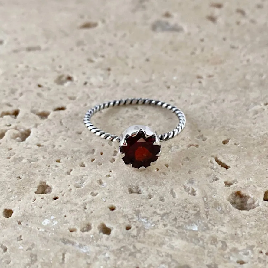 Garnet Ring - Melita