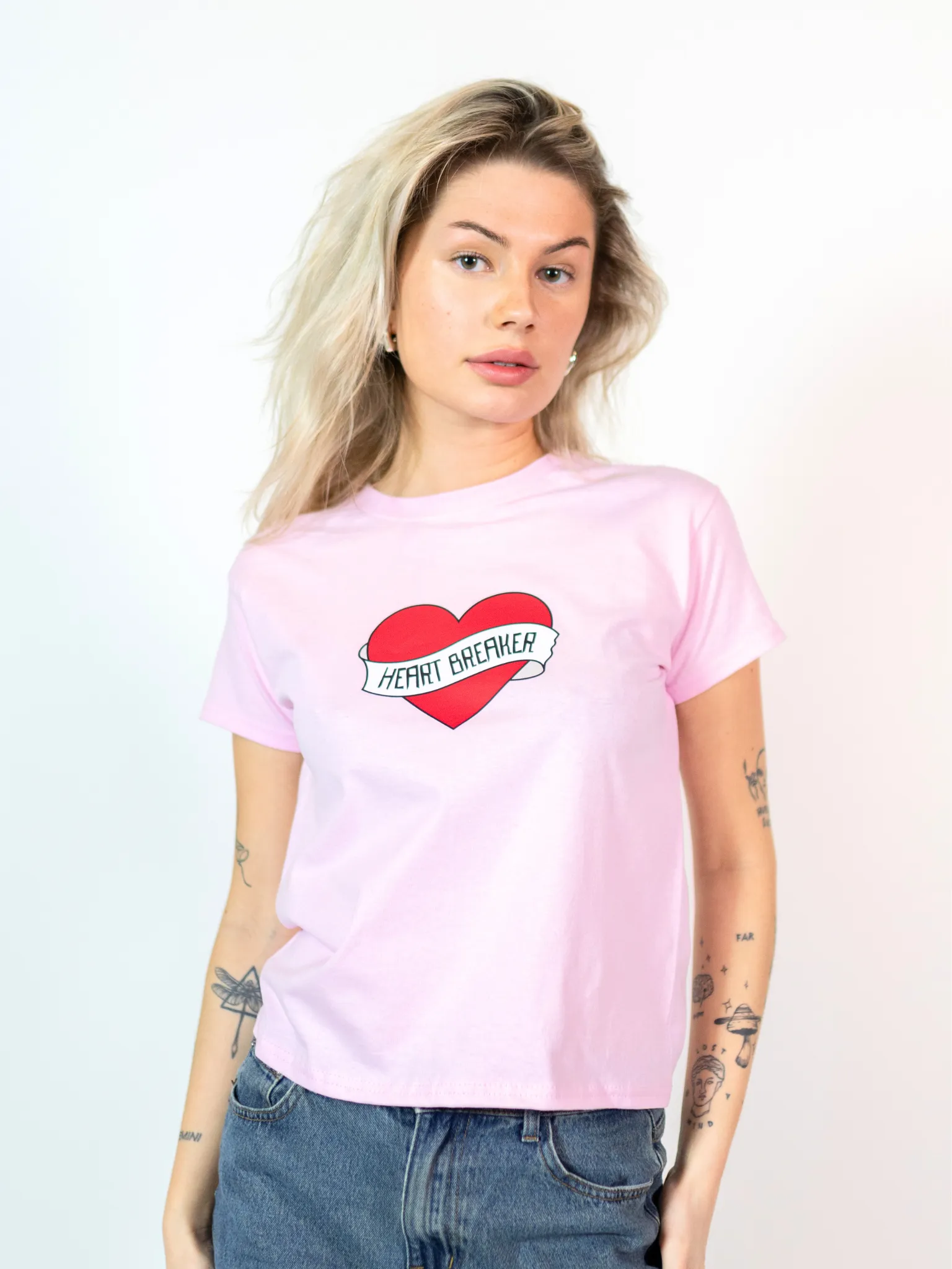 HEART BREAKER, BABY TEE - LYSERØD