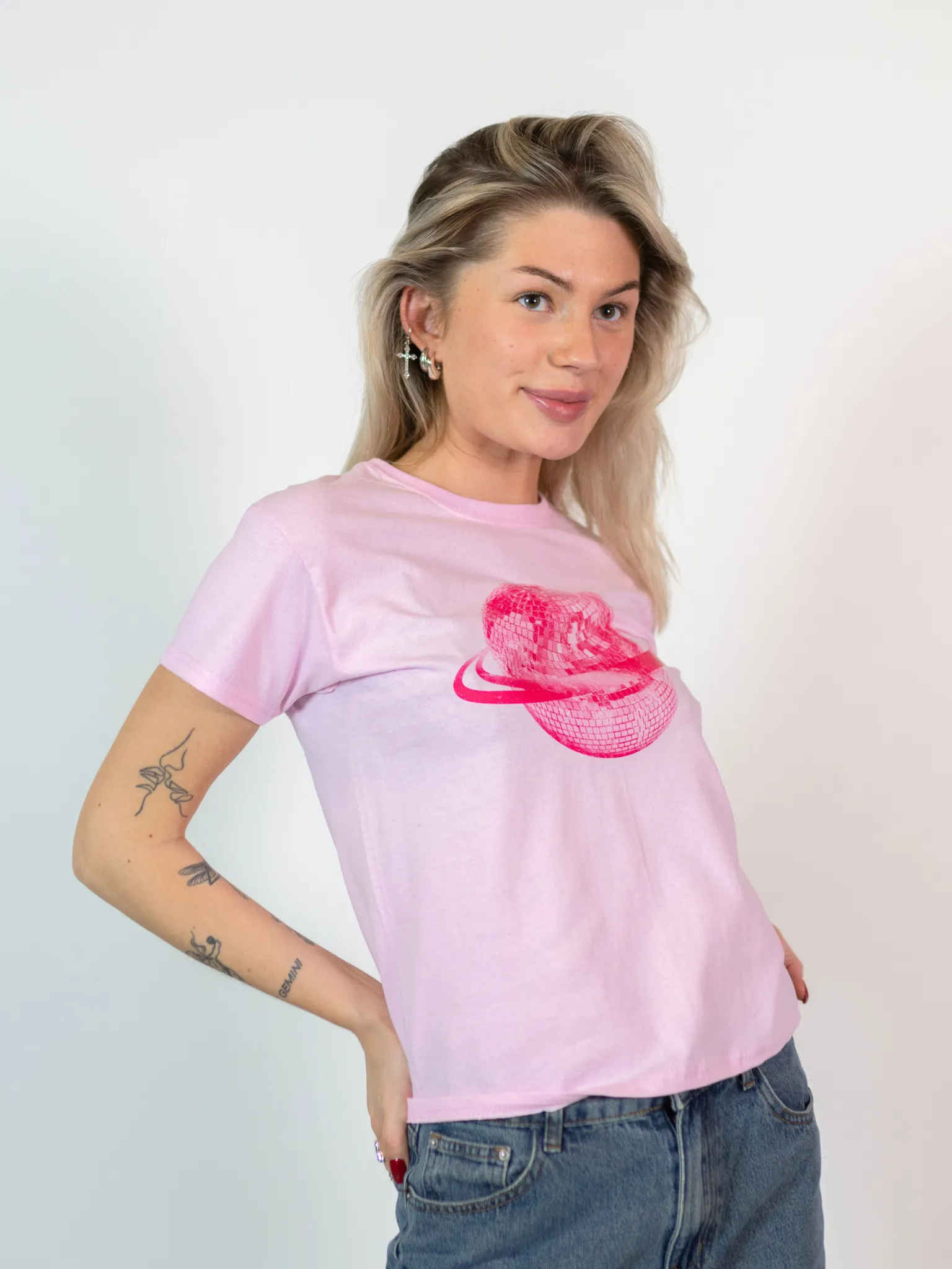 PLANET DISCO (pink), BABY TEE - LYSERØD